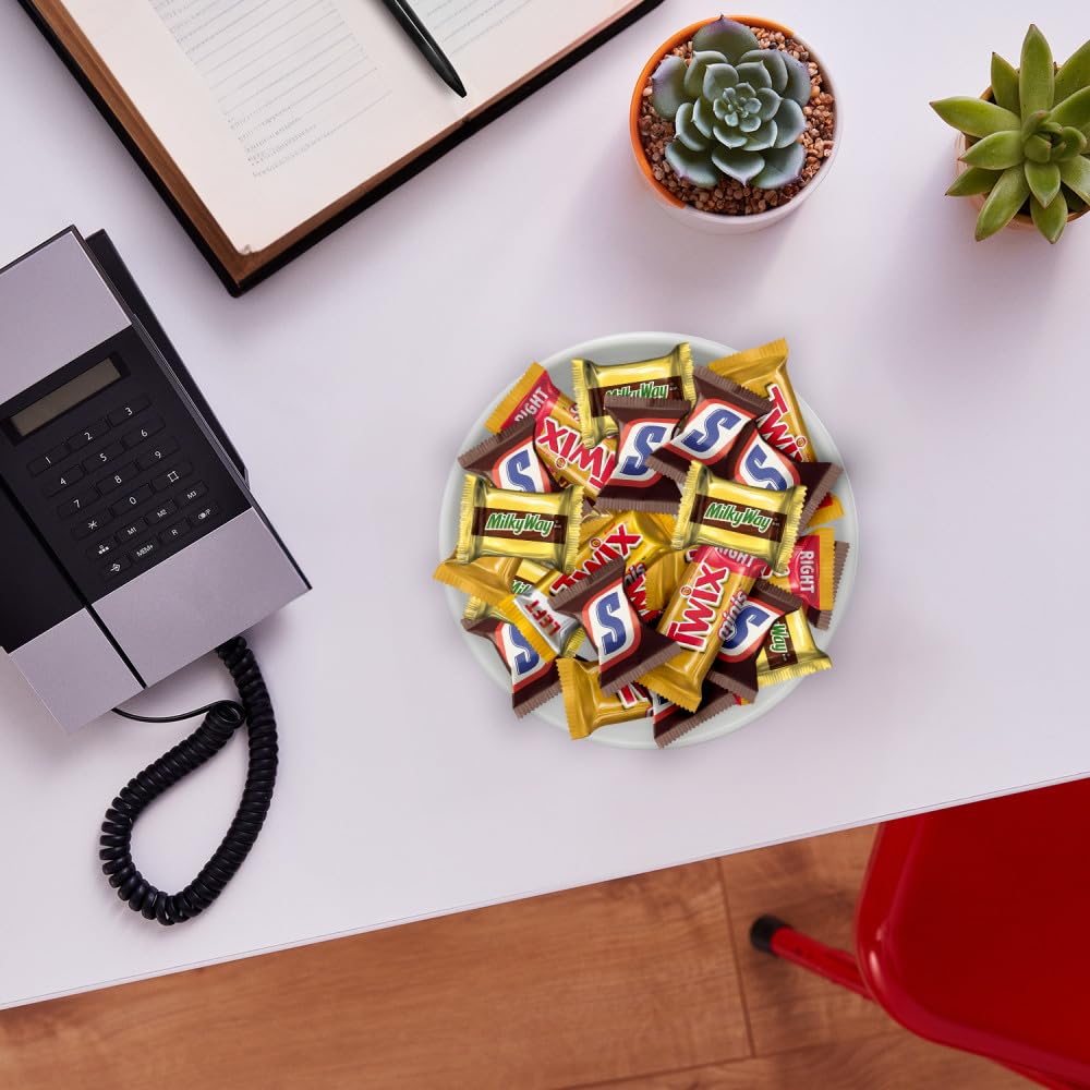Snickers, Twix & Milky Way Minis Assorted Chocolate Candy Variety Pack, Candy Bag, 150 Ct Bulk Bag (2.93 Pounds)