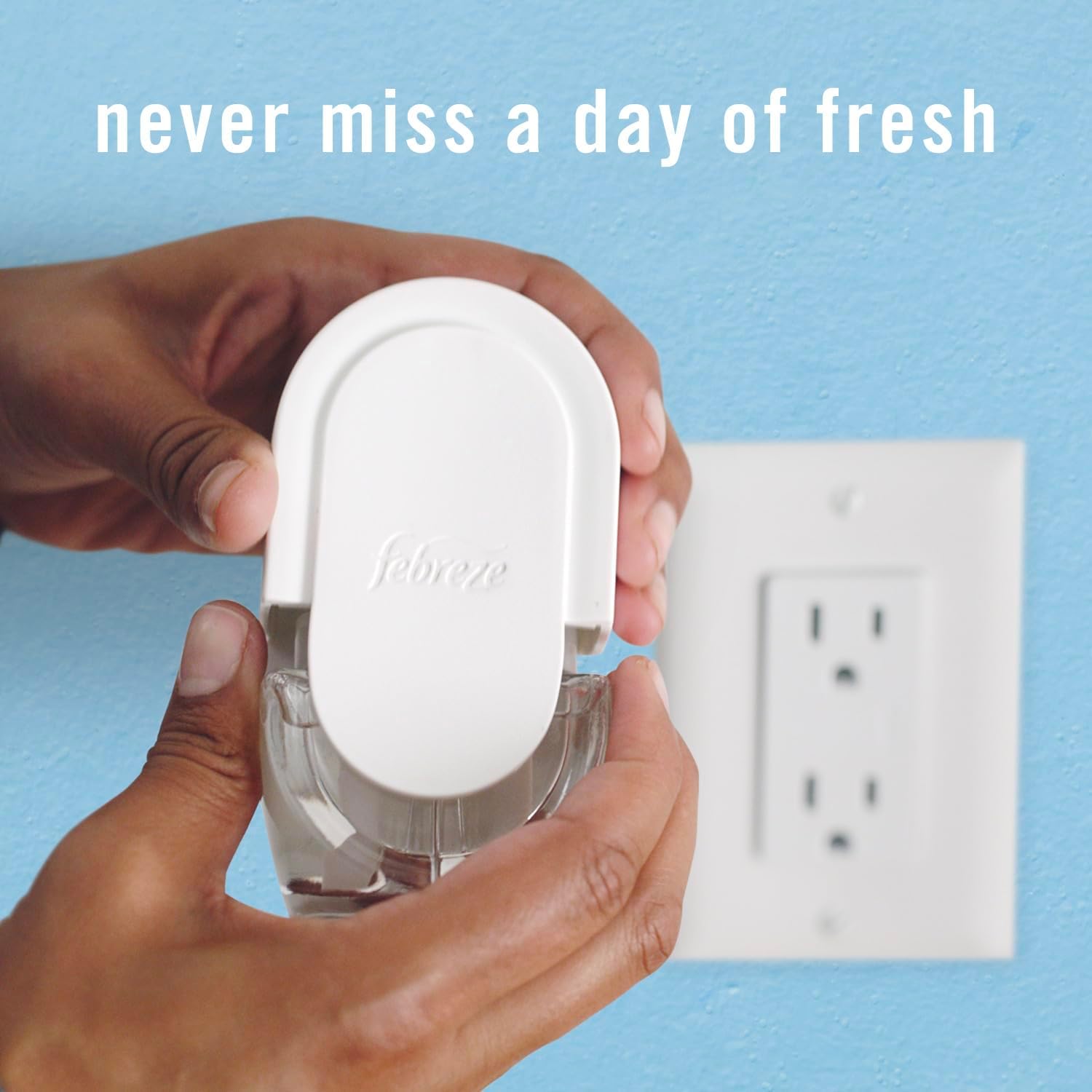Febreze Plug In Air Freshener, Odor-Fighting Scented Oil Refill, Air Fresheners for Home and Bathroom and Kitchen, Long Lasting for Strong Odors, Gain Original Scent, 0.87oz Refills, 3 Count