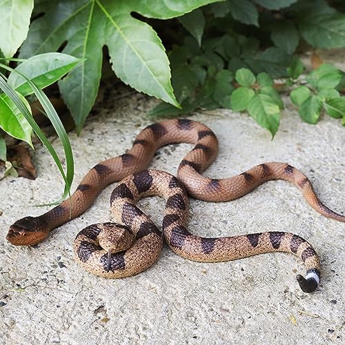 2Pcs Realistic Fake Snakes Toy Lifelike Rubber Rattlesnake Snake -to Keep Birds Away- Garden Plastic Scare Birds for Prank Stuff or Halloween Decorations Props