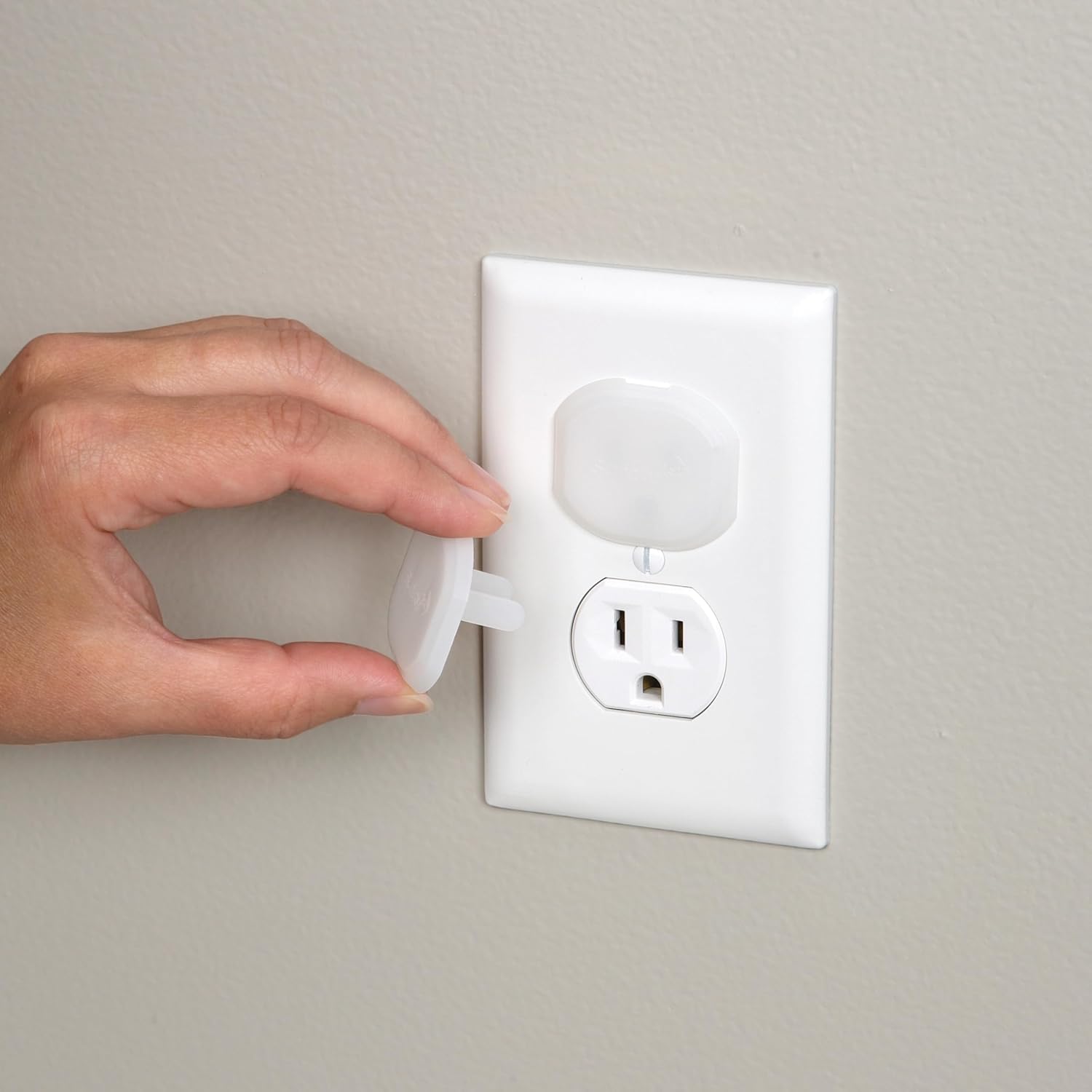 Safety 1st Baby Proof Outlet Covers – 36 Pack Electrical Plug Protectors for Child Safety