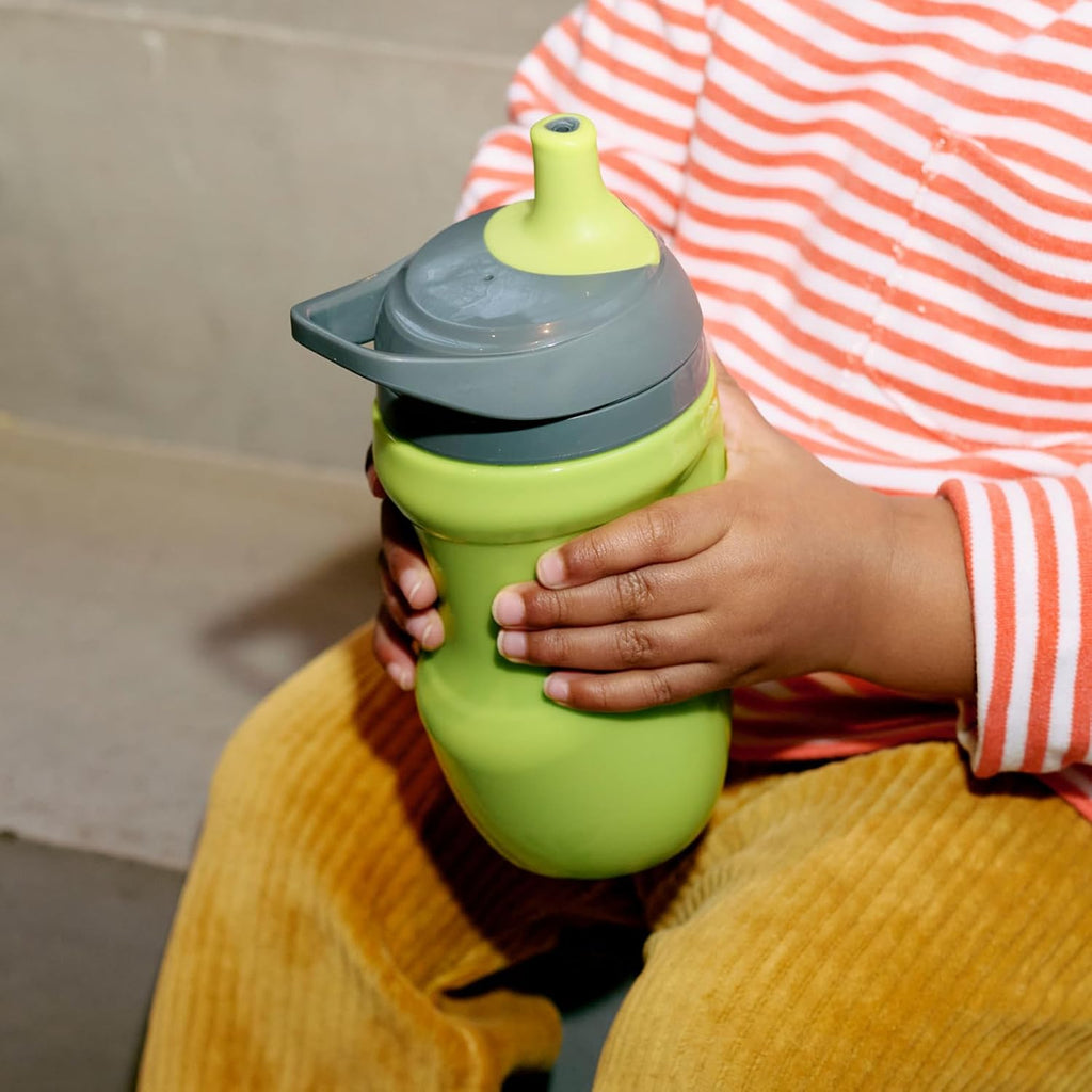 Tommee Tippee Insulated 9oz Sporty Spout Toddler Water Bottle, No Spill, Sippy Cups for Toddlers 1-3, Two-Piece Valve Helps Stop Spills, Green & Teal, BPA Free, Pack of 2