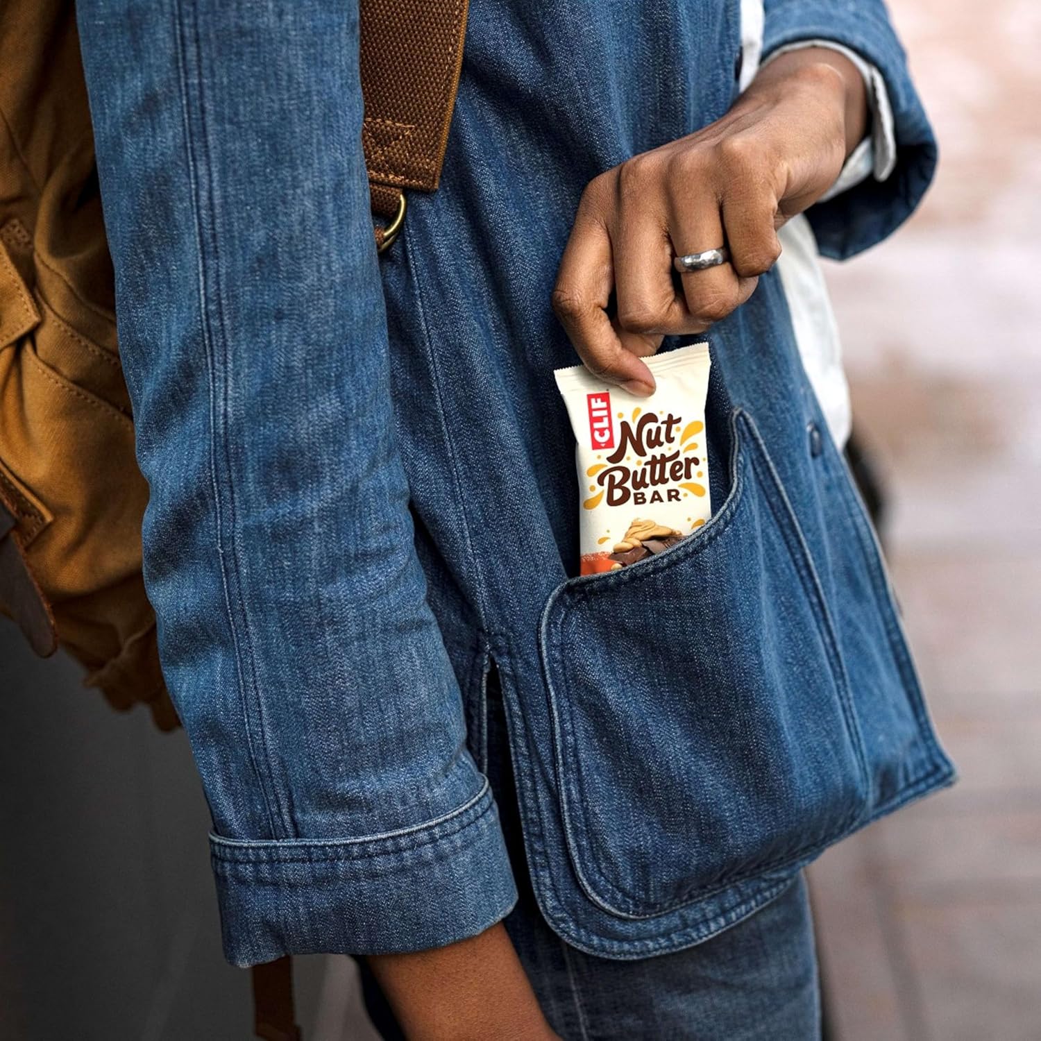 CLIF Nut Butter Bar - Chocolate Peanut Butter - Energy Snack Bars - Non-GMO - USDA Organic - Plant Based - Low Glycemic - 1.76 oz. (5 Pack)